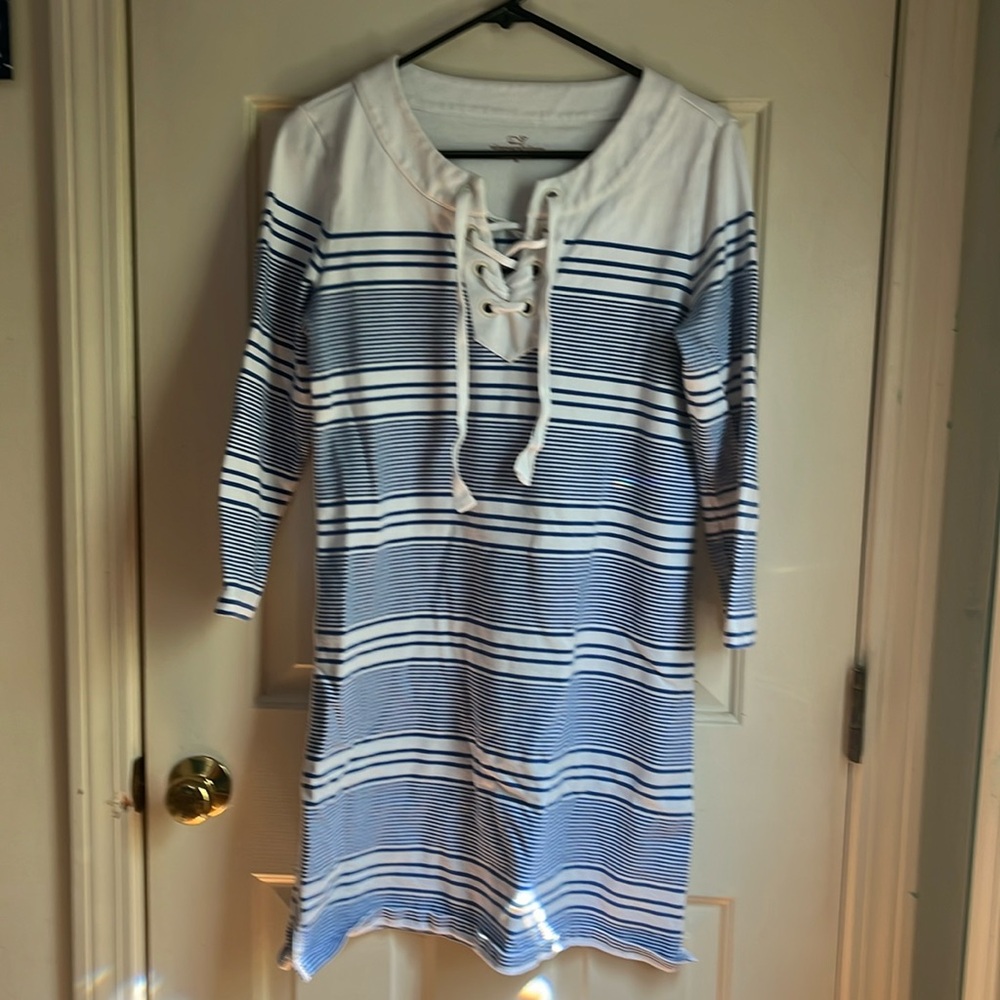 Vineyard Vines long sleeve comfy striped sweater dress in women’s small. GUC.